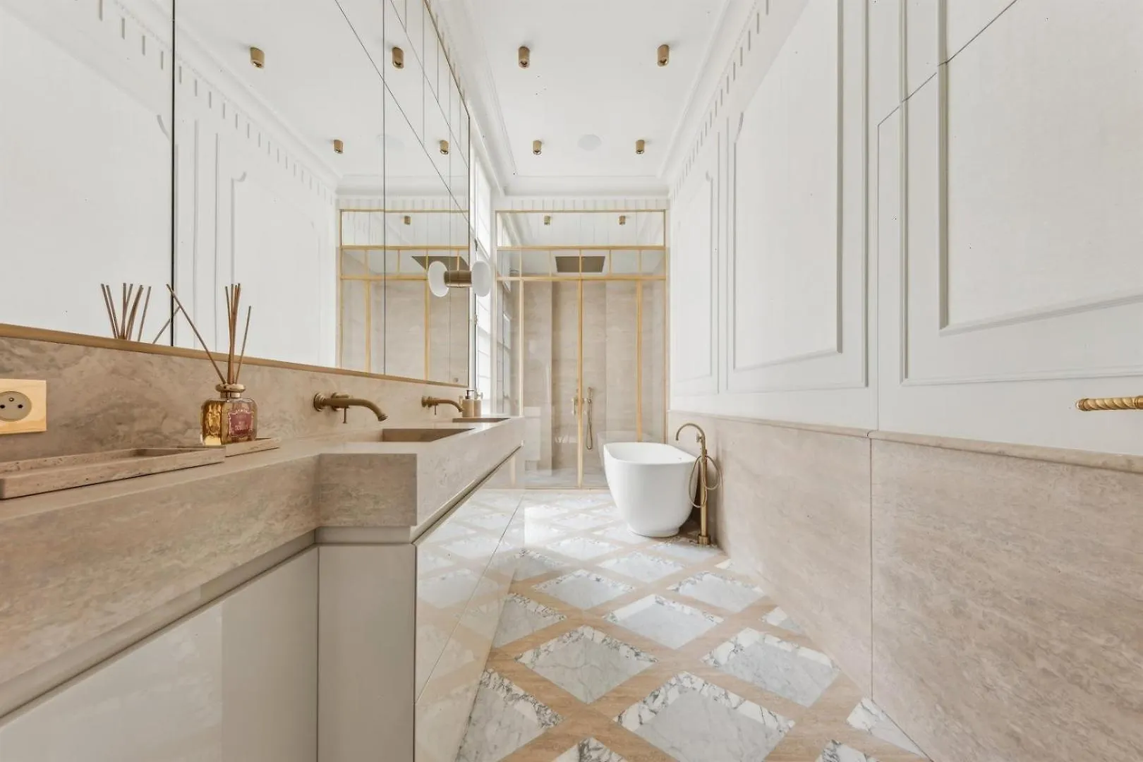 فيلا Tｅlegram Brysonknot, Paris House Eiffel بيت للعطل
